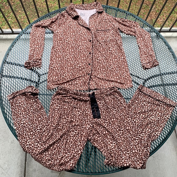 Cute Leopard Print PJ’s ✨ - Picture 2 of 5